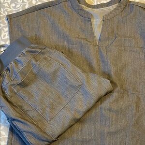 Fabletics Heather Gray Scrub set